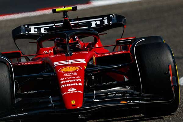 Alfa-Romeo-Zhou-Guanyu-Memimpin-dalam-Balap-Tes-Pramusim-F1-2023.jpg