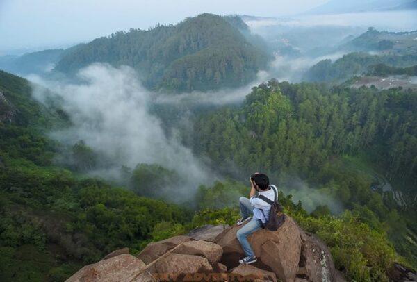 Indahnya-Wisata-Ciburial-di-Bandung-Utara.jpeg