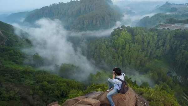 Indahnya-Wisata-Ciburial-di-Bandung-Utara.jpeg