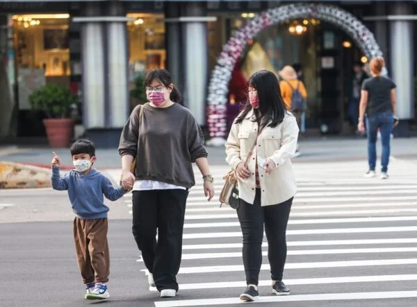 Tidak-Perlu-Pakai-Masker-Lagi-di-Restoran-dan-Kantor-di-Taiwan.jpg